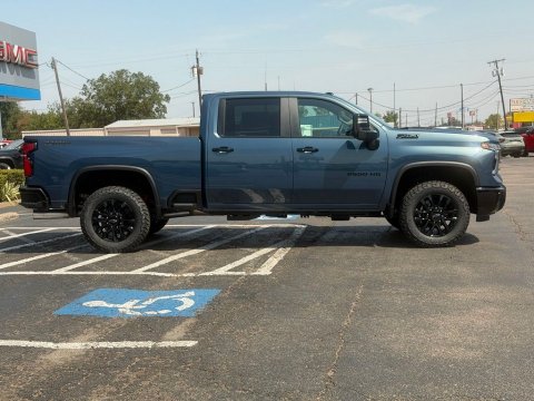 New Lakeshore Blue Metallic 2026 Chevrolet Silverado 2500HD LT 4WD - photo 4 - Stock #261291