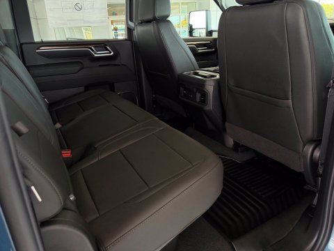 New Lakeshore Blue Metallic 2026 Chevrolet Silverado 2500HD LT 4WD - photo 18 - Stock #261291