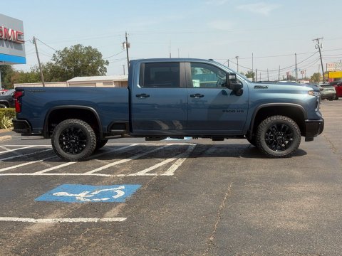New Lakeshore Blue Metallic 2026 Chevrolet Silverado 2500HD LT 4WD - photo 5 - Stock #261291