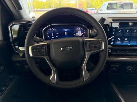 New Summit White 2026 Chevrolet Silverado 2500HD LT 4WD - photo 18 - Stock #261284
