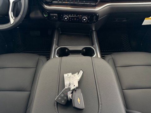 New Summit White 2026 Chevrolet Silverado 2500HD LT 4WD - photo 20 - Stock #261284