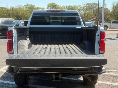 New Summit White 2026 Chevrolet Silverado 2500HD LT 4WD - photo 6 - Stock #261284