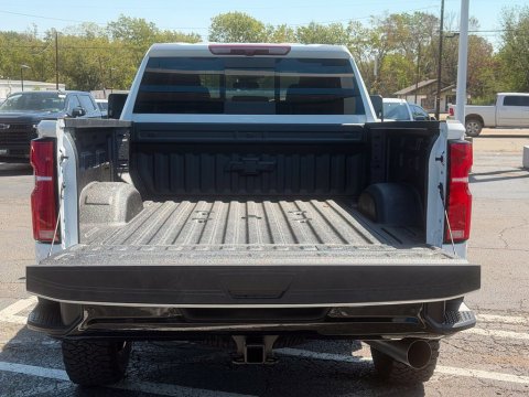 New Summit White 2026 Chevrolet Silverado 2500HD LT 4WD - photo 7 - Stock #261284