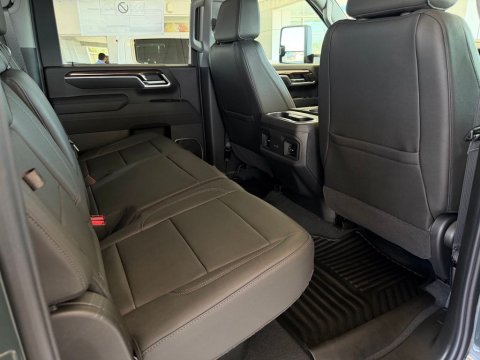 New Cypress Gray 2026 Chevrolet Silverado 2500HD LT 4WD - photo 17 - Stock #261283