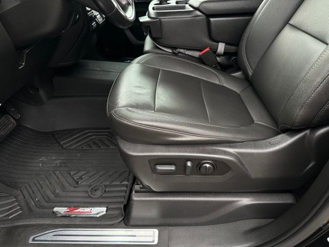 Pre-Owned Mosaic Black Metallic 2022 Chevrolet Silverado 2500HD LTZ 4WD - photo 12 - Stock #260956A