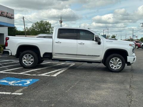 Pre-Owned Iridescent Pearl Tricoat 2024 Chevrolet Silverado 2500HD High Country 4WD - photo 4 - Stock #260992A