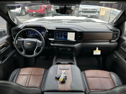 Certified Pre-Owned Iridescent Pearl Tricoat 2024 Chevrolet Silverado 2500HD High Country 4WD - photo 20 - Stock #260992A