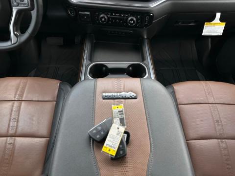 Certified Pre-Owned Iridescent Pearl Tricoat 2024 Chevrolet Silverado 2500HD High Country 4WD - photo 21 - Stock #260992A