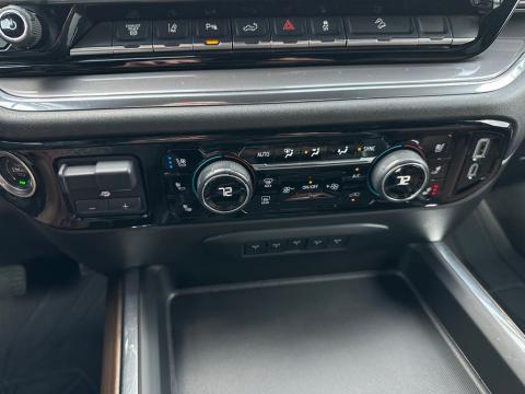 Certified Pre-Owned Iridescent Pearl Tricoat 2024 Chevrolet Silverado 2500HD High Country 4WD - photo 25 - Stock #260992A