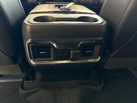 Pre-Owned Summit White 2022 Chevrolet Silverado 2500HD High Country 4WD - photo 22 - Stock #261288A