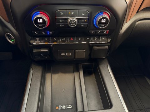 Pre-Owned Summit White 2022 Chevrolet Silverado 2500HD High Country 4WD - photo 25 - Stock #261288A