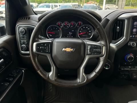 Pre-Owned Mosaic Black Metallic 2022 Chevrolet Silverado 3500HD LTZ 4WD - photo 19 - Stock #A1068