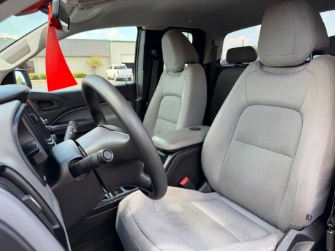 Pre-Owned Summit White 2016 Chevrolet Colorado Work Truck RWD - photo 14 - Stock #X2564