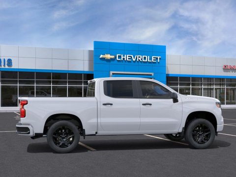 New Summit White 2026 Chevrolet Silverado 1500 Custom RWD - photo 5 - Stock #261328