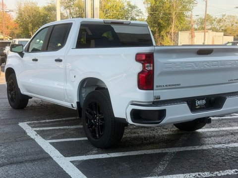 New Summit White 2026 Chevrolet Silverado 1500 Custom RWD - photo 7 - Stock #261328