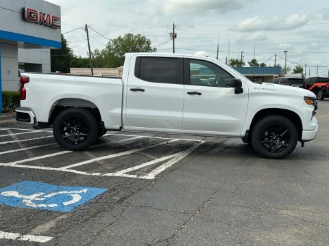 New Summit White 2026 Chevrolet Silverado 1500 Custom RWD - photo 4 - Stock #260974