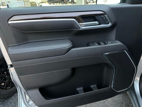 New Sterling Gray Metallic 2026 Chevrolet Silverado 1500 RST RWD - photo 10 - Stock #260066
