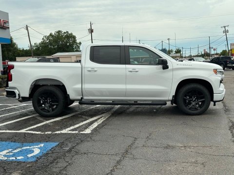 New Summit White 2026 Chevrolet Silverado 1500 RST RWD - photo 4 - Stock #261039