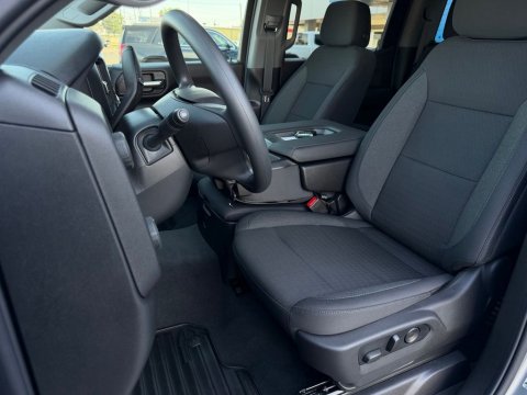 New Sterling Gray Metallic 2026 Chevrolet Silverado 1500 Custom 4WD - photo 20 - Stock #261202