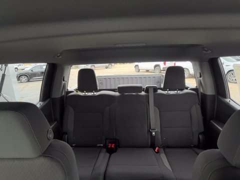 New White Sands 2026 Chevrolet Silverado 1500 Custom 4WD - photo 26 - Stock #261335