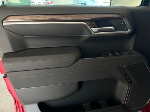 New Radiant Red Tintcoat 2026 Chevrolet Silverado 1500 RST 4WD - photo 10 - Stock #260752