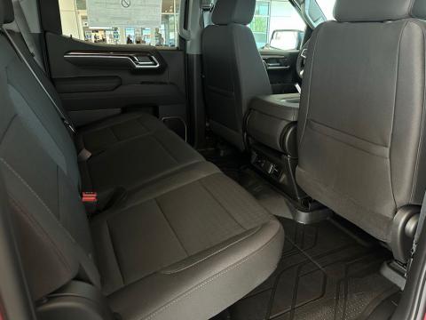 New Radiant Red Tintcoat 2026 Chevrolet Silverado 1500 RST 4WD - photo 17 - Stock #260752