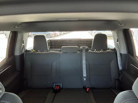 New Radiant Red Tintcoat 2026 Chevrolet Silverado 1500 RST 4WD - photo 25 - Stock #260752