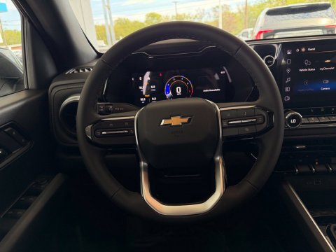 New Summit White 2026 Chevrolet Colorado LT RWD - photo 18 - Stock #261384