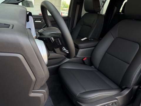 New Black 2026 Chevrolet Colorado LT RWD - photo 12 - Stock #261086