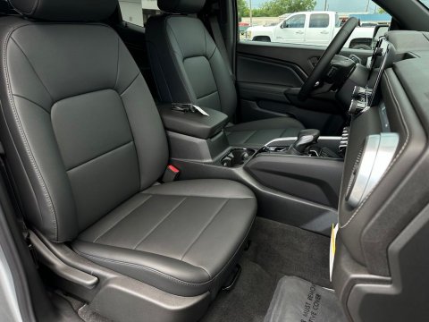 New Sterling Gray Metallic 2026 Chevrolet Colorado LT RWD - photo 40 - Stock #261095