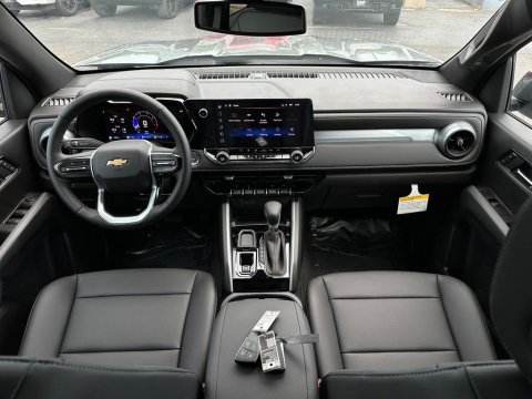 New Sterling Gray Metallic 2026 Chevrolet Colorado LT RWD - photo 43 - Stock #261095