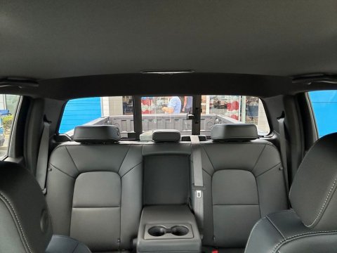 New Sterling Gray Metallic 2026 Chevrolet Colorado LT RWD - photo 49 - Stock #261095