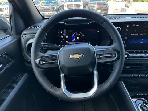 New Summit White 2026 Chevrolet Colorado LT 4WD - photo 18 - Stock #261092