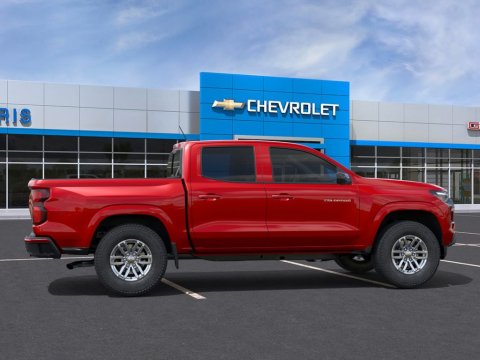 New Radiant Red Tintcoat 2026 Chevrolet Colorado LT 4WD - photo 5 - Stock #261419