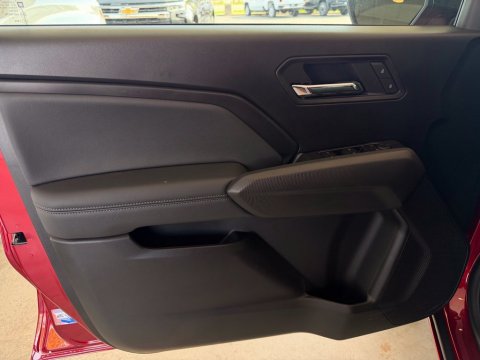 New Radiant Red Tintcoat 2026 Chevrolet Colorado LT 4WD - photo 11 - Stock #261419