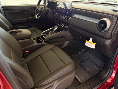New Radiant Red Tintcoat 2026 Chevrolet Colorado LT 4WD - photo 16 - Stock #261419