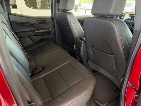 New Radiant Red Tintcoat 2026 Chevrolet Colorado LT 4WD - photo 18 - Stock #261419