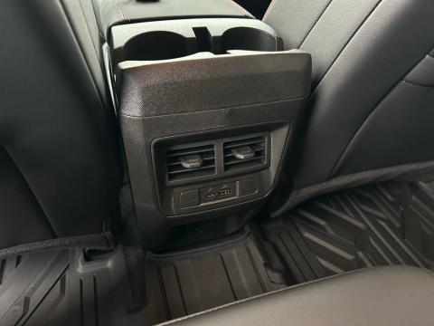 New Sterling Gray Metallic 2026 Chevrolet Colorado Z71 4WD - photo 21 - Stock #260894