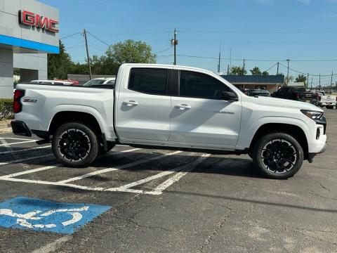 New Summit White 2026 Chevrolet Colorado Z71 4WD - photo 4 - Stock #260878