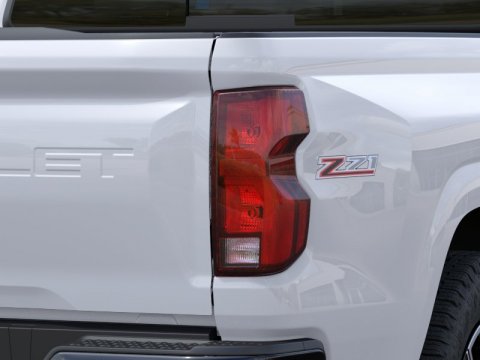 New Summit White 2026 Chevrolet Colorado Z71 4WD - photo 12 - Stock #261524