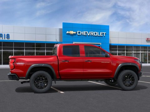 New Radiant Red Tintcoat 2026 Chevrolet Colorado Trail Boss 4WD - photo 5 - Stock #261262