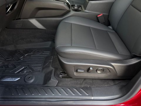 New Radiant Red Tintcoat 2026 Chevrolet Colorado Trail Boss 4WD - photo 11 - Stock #261262