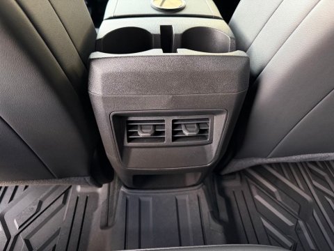 New Radiant Red Tintcoat 2026 Chevrolet Colorado Trail Boss 4WD - photo 22 - Stock #261262