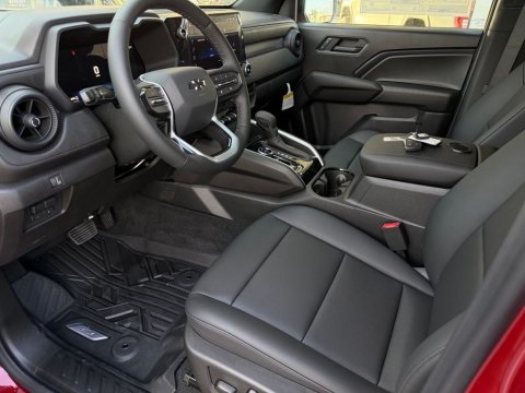 New Radiant Red Tintcoat 2026 Chevrolet Colorado Trail Boss 4WD - photo 9 - Stock #261262