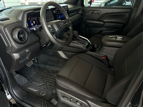 Pre-Owned Black 2023 Chevrolet Colorado Trail Boss 4WD - photo 10 - Stock #CF1004