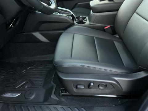 New Black 2026 Chevrolet Colorado Trail Boss 4WD - photo 11 - Stock #260846