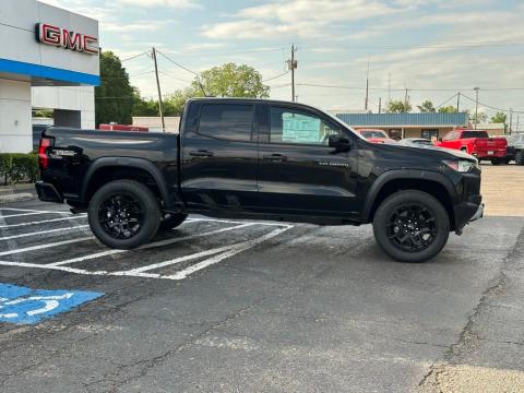 New Black 2026 Chevrolet Colorado Trail Boss 4WD - photo 4 - Stock #260846