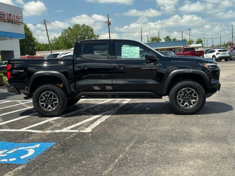 New Black 2026 Chevrolet Colorado ZR2 4WD - photo 4 - Stock #261087