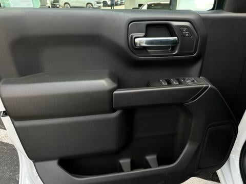 New Summit White 2026 Chevrolet Silverado 1500 Custom RWD - photo 10 - Stock #260831