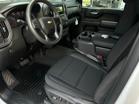New Summit White 2026 Chevrolet Silverado 1500 Custom RWD - photo 9 - Stock #260831